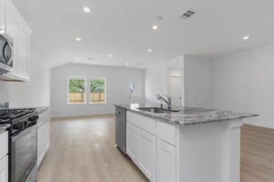 342 Amy St, Angleton, TX 77515 - photo 5