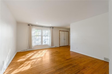 4016 E Red Bridge Rd, Kansas City, MO 64137 - photo 6