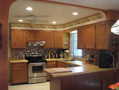 2503 Colorado St, Allentown, PA 18103 - photo 4