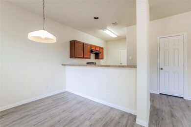 5839 Northern Oak St, Houston, TX 77016 - photo 4