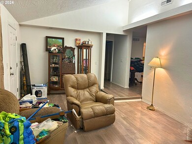 339 SE Clark St, Sheridan, OR 97378 - photo 4