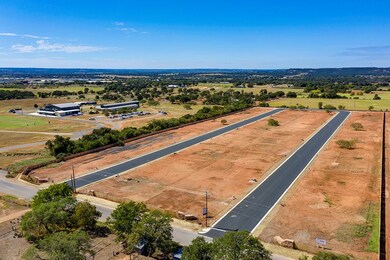116 Parlin Ln unit 36, Fredericksburg, TX 78624 - photo 3
