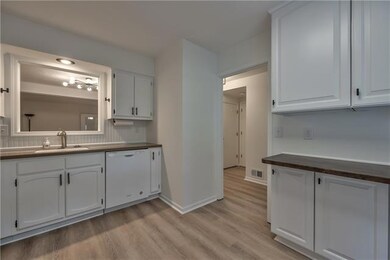 7132 Bond St, Shawnee, KS 66203 - photo 4