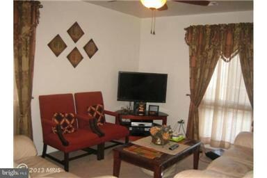 3042 Mission Square Dr, Fairfax, VA 22031 - photo 6