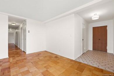 20 Old Mamaroneck Rd unit 6C, White Plains, NY 10605 - photo 6