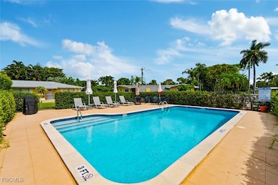 4936 West Blvd unit 10, Naples, FL 34103 - photo 4