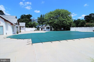 13613 Sir Thomas Way, Silver Spring, MD 20904 - photo 4