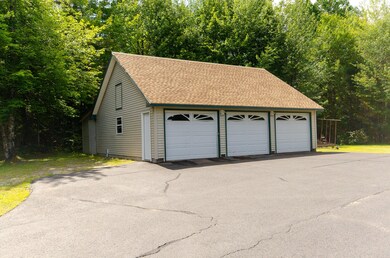 detached 3 car garage