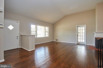 5851 Glen Forest Dr, Falls Church, VA 22041 - photo 6