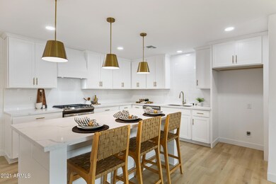 2423 N 69th St-9