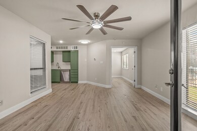 2310 Bamboo Dr unit J106, Arlington, TX 76006 - photo 4
