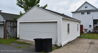 1349 Dartmouth St, Scranton, PA 18504 - photo 4