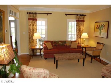 Living Room - Hardwood floors, 10 foot ceiling wit