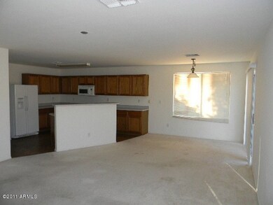 023-276892 Family Room 1