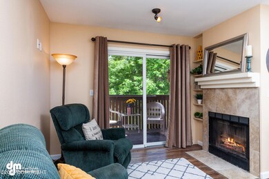 05-Living Room_IMG_7310