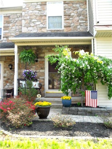 559 Creekside Dr, Souderton, PA 18964 - photo 2