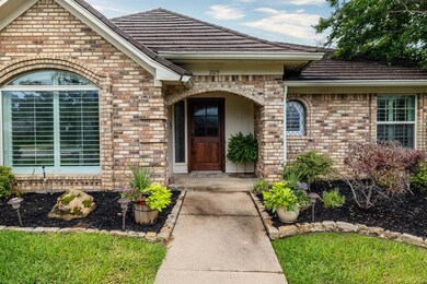 209 Norfolk Dr, Bedford, TX 76021 - photo 2