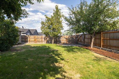 26-web-or-mls--818 NE Negus Pl, Redmond-