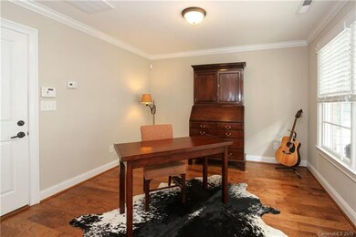 Office /Flex space is great for an Office, Den or 