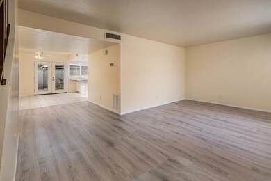 5-Living room empty