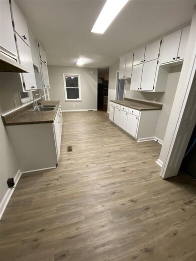 201 Dixon St, Warner Robins, GA 31088 - photo 7