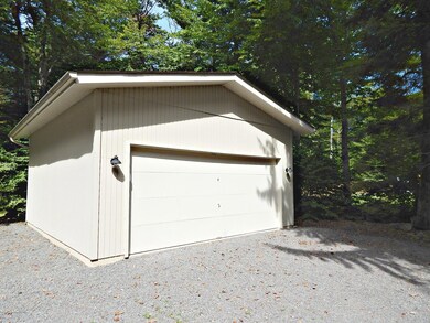 5429 Woodland Ave, Pocono Pines, PA 18350 - photo 3