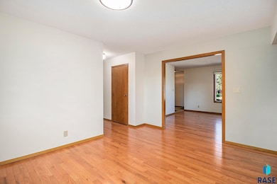 4704 S Tomar Rd, Sioux Falls, SD 57105 - photo 5