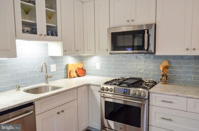 12124 Quorn Ln, Reston, VA 20191 - photo 4