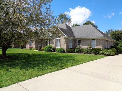 208 Blackberry Cir, Mount Washington, KY 40047 - photo 2