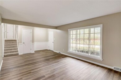 501 W Olive St, Raymore, MO 64083 - photo 5