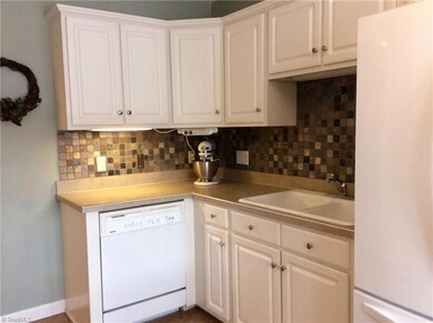 350 Stowe Ave unit 701, Asheboro, NC 27203 - photo 3