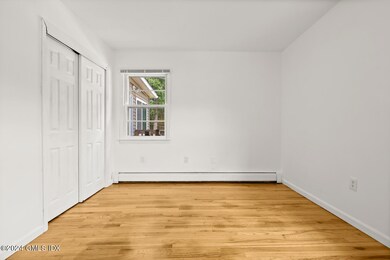 4 Capalbo Pl Unit 1R Cos Cob-large-014-0