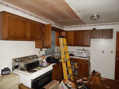 8139 S 200 W, Poneto, IN 46781 - photo 3