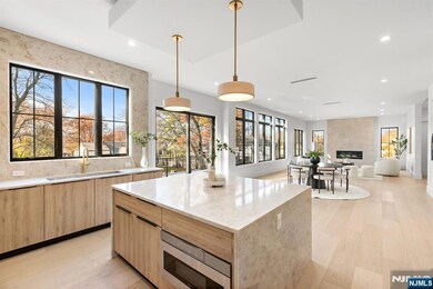 375 Burnet Place, Paramus, NJ 07652 - photo 4