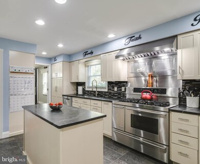 9401 Mellenbrook Rd, Columbia, MD 21045 - photo 2