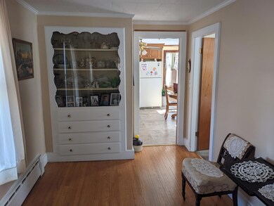 431 NE A dining