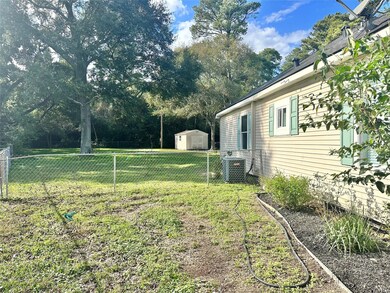 612 Hospital St, Tomball, TX 77375 - photo 3