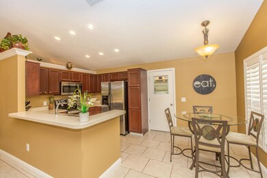 Eat in Kitchen (1)