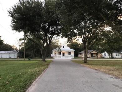 522 James St, Tomball, TX 77375 - photo 2