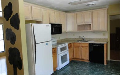 603 NW Holiday Dr, Lake City, FL 32055 - photo 3