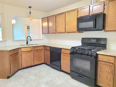 10935 Covered Bridge St, Houston, TX 77075 - photo 5