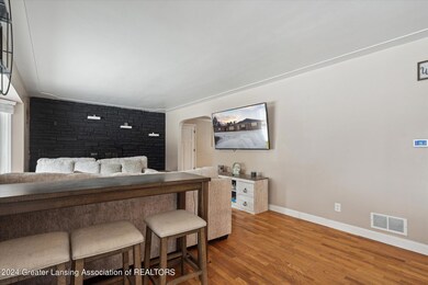 08-3910-Barton-Rd-Lansing-MI-48917-Windo