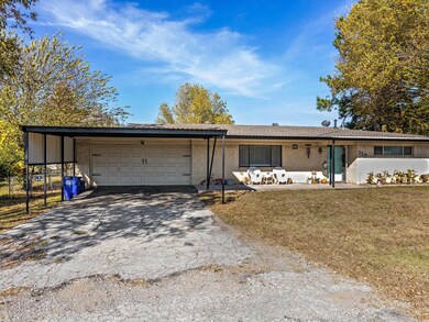 720 Ethridge Dr, Azle, TX 76020 - photo 4