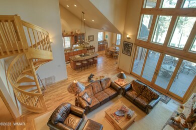 004_Living Room