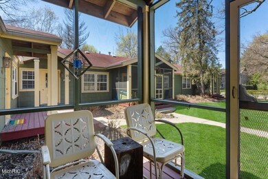 07_15657Lakeshore_13_97_SunRoom_LowRes