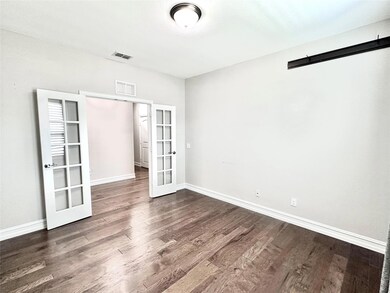 The study can also be used as a 3rd bedroom, exerc