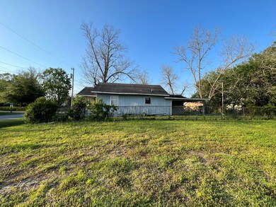 704 S Monitor Dr, Fitzgerald, GA 31750 - photo 4