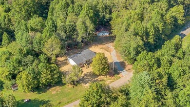 324 Center Ln, Thurmond, NC 28683 - photo 4