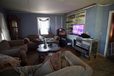 11 Allen St, Palmer, MA 01069 - photo 3