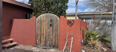 1201 Hendrix Ave, Alamogordo, NM 88310 - photo 2